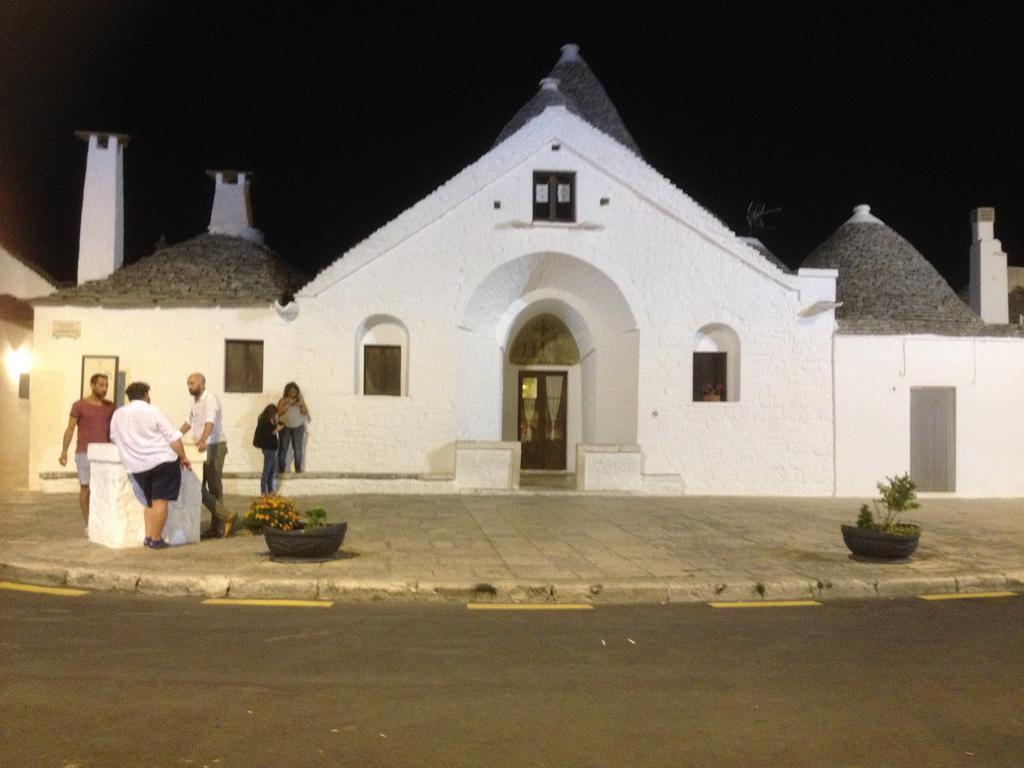 Trullo Di Giovannina Casa Vacanza アルベロベッロ エクステリア 写真