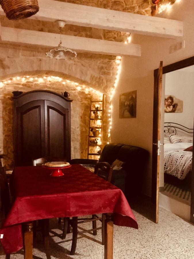 Trullo Di Giovannina Casa Vacanza アルベロベッロ エクステリア 写真
